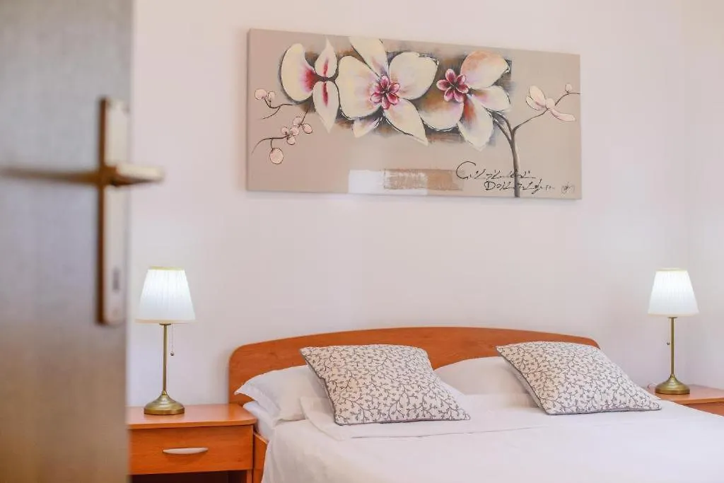 Apartments Dubravka Trogir 0*,  Kroatien