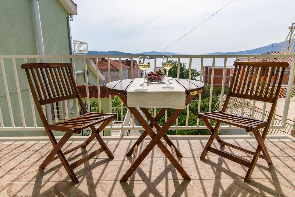 Apartments Dubravka Trogir 0*,  Kroatien