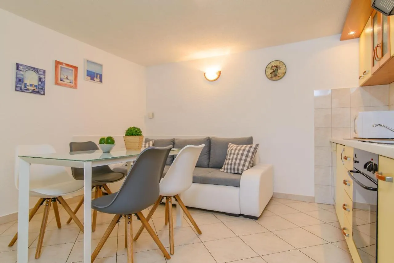 Apartments Dubravka Trogir Kroatien